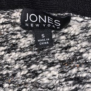 Sleeveless sweater vest